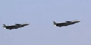 新战机首席试飞员曝光 是“中华侧杆第一人”(图)