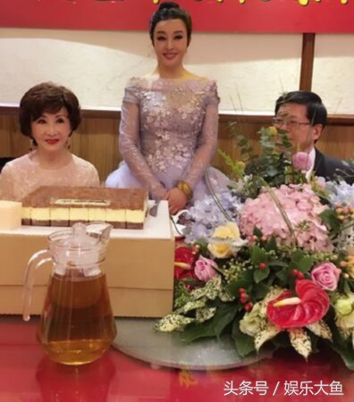 摄影师没给刘晓庆修图,真实容貌吓到网友了(图)