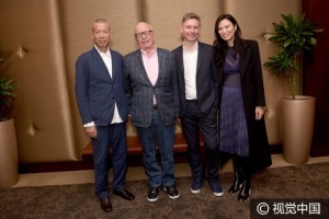 邓文迪与默多克离婚后同框 笑容尴尬(组图)