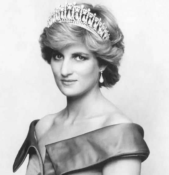 川普梦中情人竟是戴安娜,用花海撩妹被嫌弃(图)