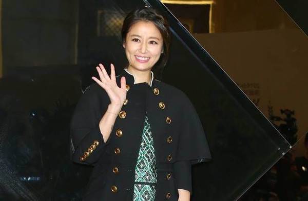 挺7月大肚与闺蜜聚会 孕妈林心如的小脸美翻了!