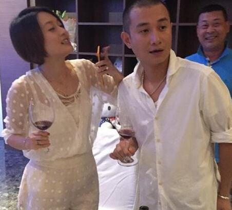 面对老公出轨传闻,他们的另一半如何回应?(图)