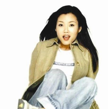 她被张国立力捧,红极一时,却28年没见过父亲一面