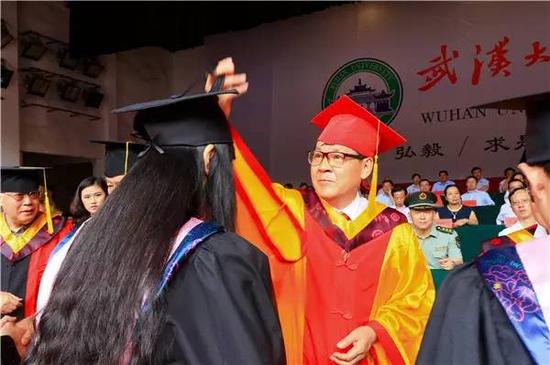 李晓红已离任 6年校长他为武大留下了什么?(图)