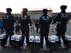 中国警察法要大修 5种情形可使用武器(图)