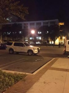 祸不单行! 南加大华人教授被学生乱刀砍杀