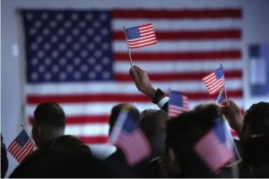 美国移民局乱搞惹怒FBI 入籍申请被暂停