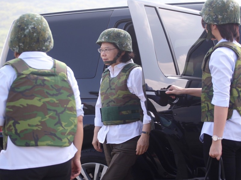 热帖:想象台美军事合作?蔡英文莫成历史罪人