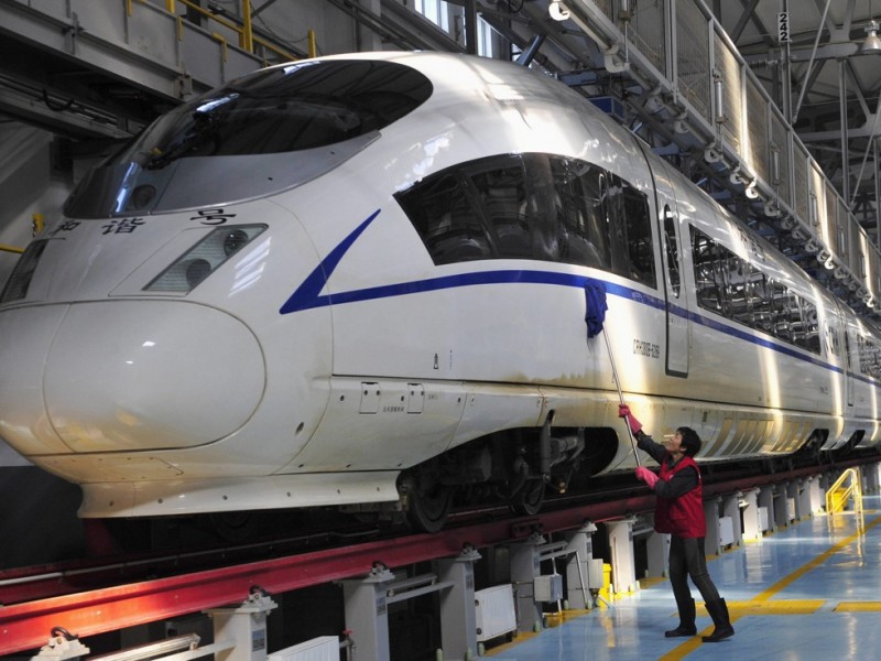 中国争新马高铁信心足:别人建5年我们用1年(图)