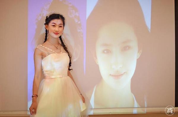 19岁女孩整容记:她要变脸“刘亦菲” (高清图)
