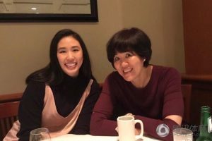 郎平在洛杉矶与家人享受圣诞大餐 美食太诱人(图)