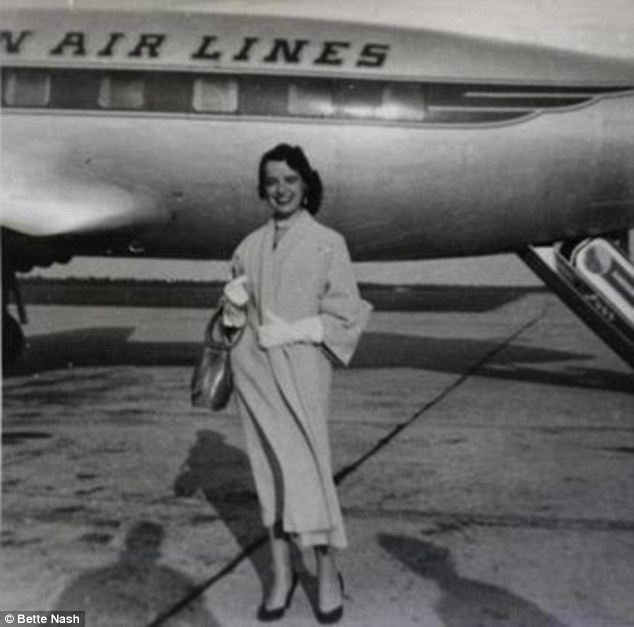 宝刀未老 八旬空姐服役60年 热情不减(组图)