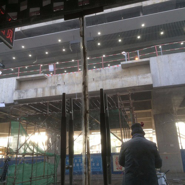 郑州:六旬夫妇得知自己得罪数万人 气得直发抖