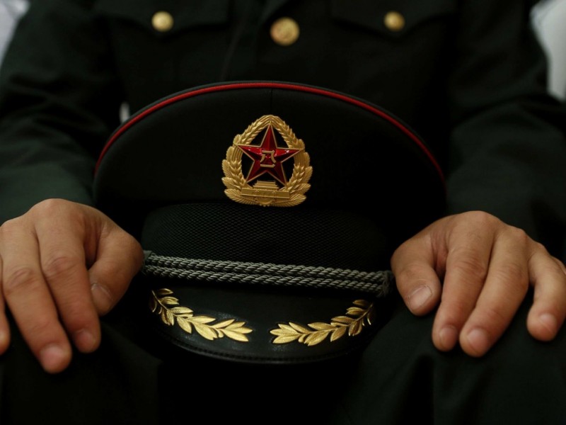 少将的“因故死亡”：军中自杀潮的背后(图)