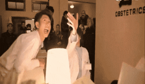 这段表演有毒!张一山索吻周冬雨还被呼了一巴掌