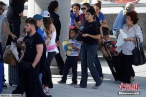 美国机场枪击案嫌犯因持有武器被起诉 或面临死刑