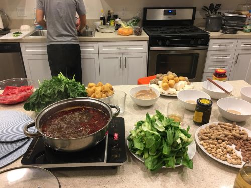 留学生在美过春节 火锅成为百忙之中必备品(图)