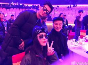 李晨站在范冰冰爸爸身边，竟是这个画风 (图)