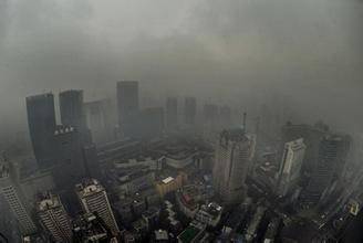 成都遭遇史上最强雾霾 将达肺癌临界值?官方回应