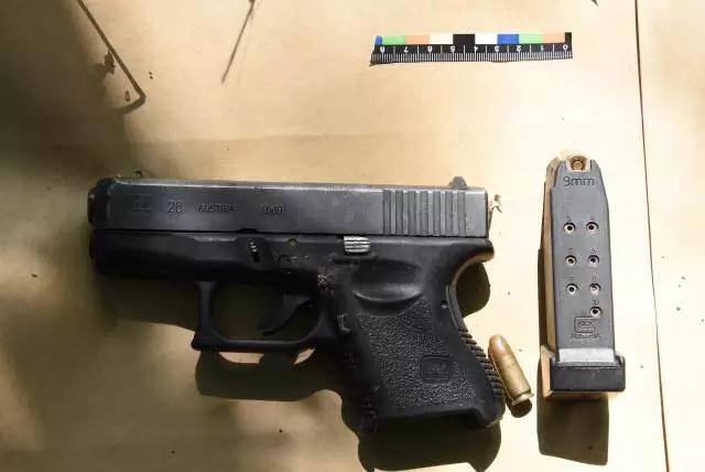 云南:毒贩年初一携330公斤毒品冲卡 投掷手榴弹