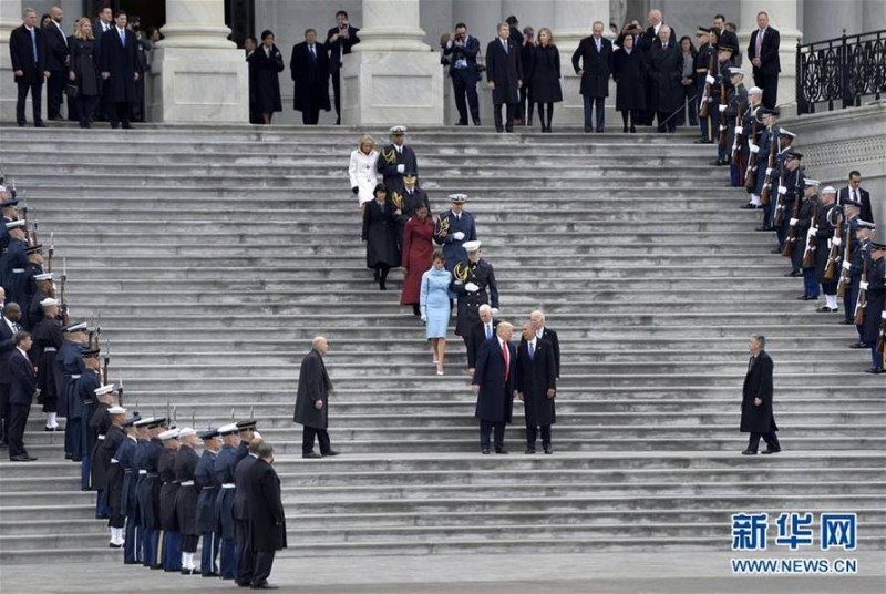 特朗普就任美国总统 送前总统奥巴马离开 (组图)