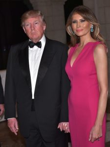 新任第一夫人红裙亮相 身材高挑性感(组图)