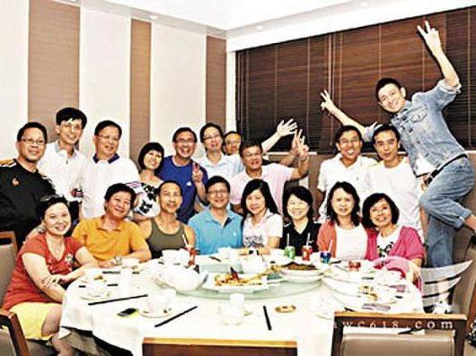 老同学聚会不谈情 男子发誓5年不参加(图)