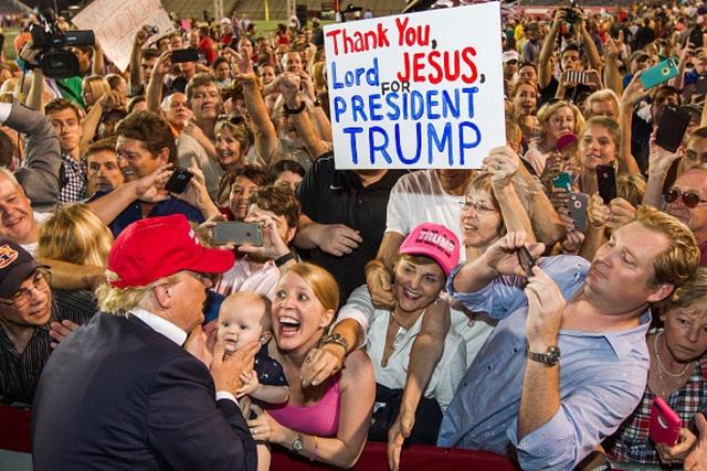 川普惹上大事了?愤怒硅谷向总统宣战(图)