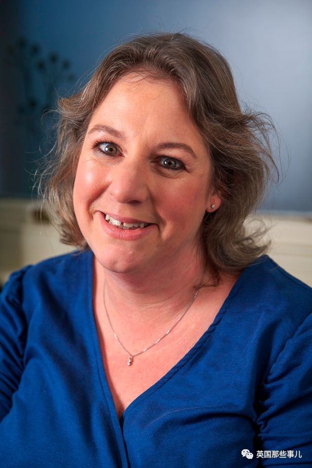 英国妈妈不让三个娃上学 让天天打游戏...能说啥?