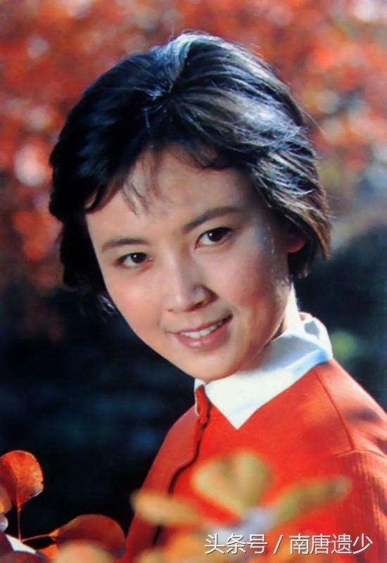 出道就大红 28岁考北电,嫁军官恩爱四十年(组图)