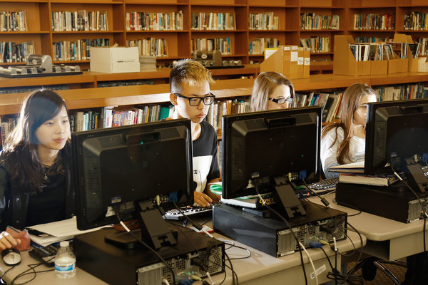 纽时:中国“空降孩子”——褪色的美国梦(组图)