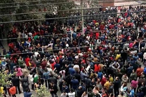 四川泸州学生惨死案发酵 上万民众声援(图)