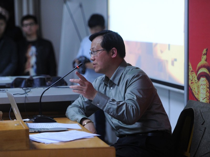 “第一狗仔”诞生记:曾曝姜文参观神社(图)