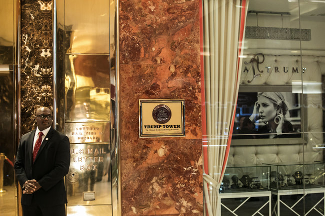 伊万卡搬进白宫,她的品牌走向世界(组图)