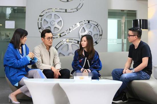 冯轲竟不知爱妻拿手菜?张靓颖机智解围 (图)