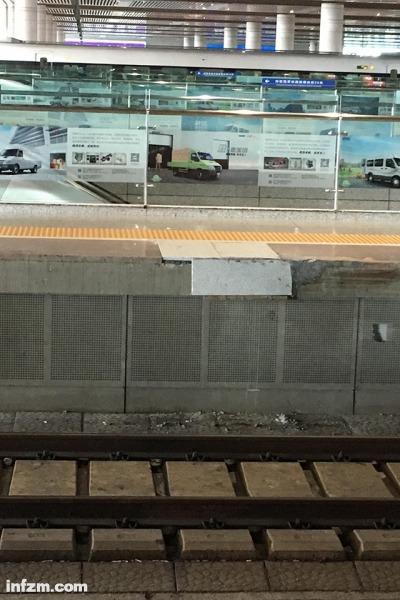 南京南站被卡死男子车票为次日 被指走非正常途径