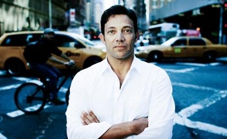 大战FBI,专坑富豪,天才诈骗犯3分钟入账近亿元