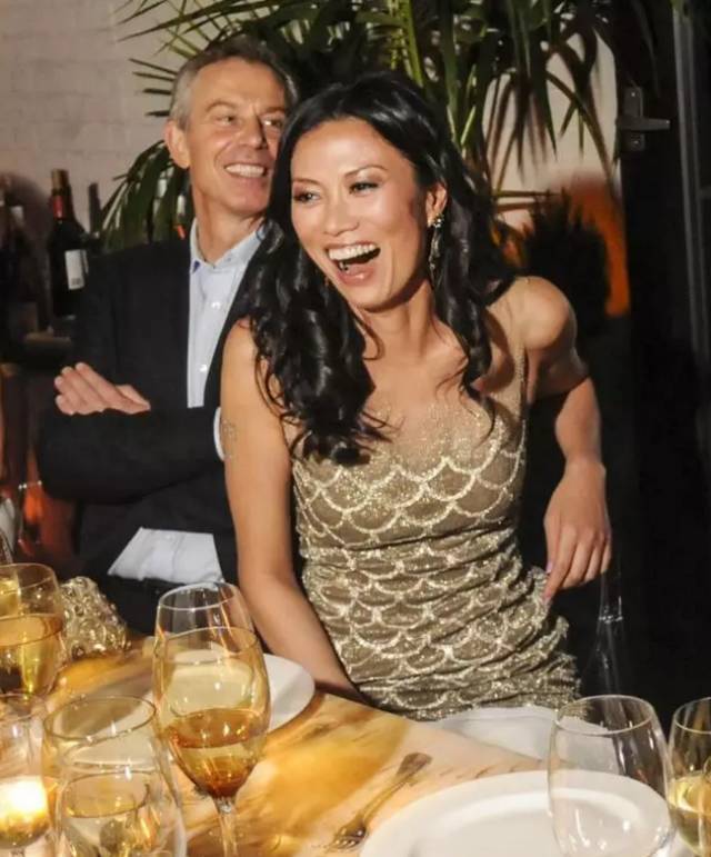 邓文迪高调示爱伊万卡,开名媛后宫我只服她(图)