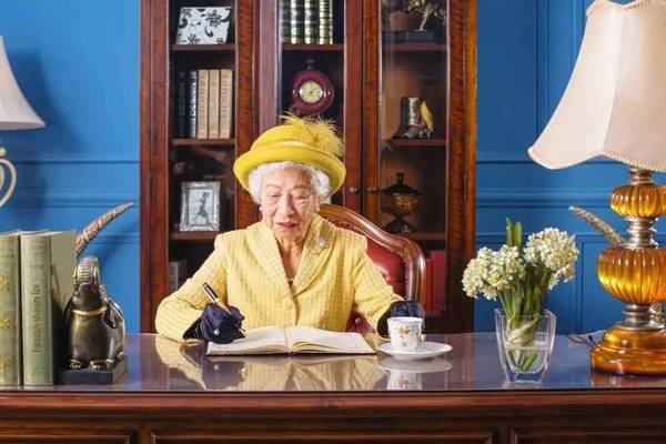 85岁的中国老奶奶,活得比英国女王还漂亮!