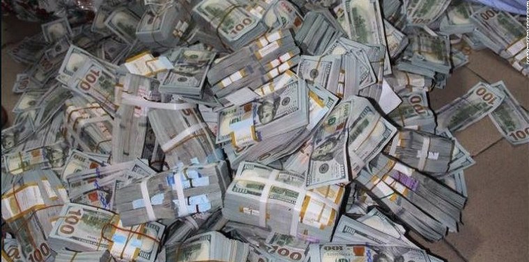 就在这所公寓内,反贪部门搜出4千万美元(组图)