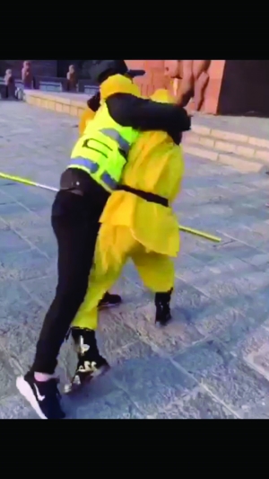 花果山门口“悟空大战城管”? 城管:震惊 愤怒