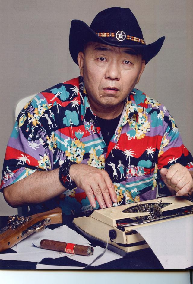 崔哥:在美联航最怕和空姐擦肩而过 她太占地儿了