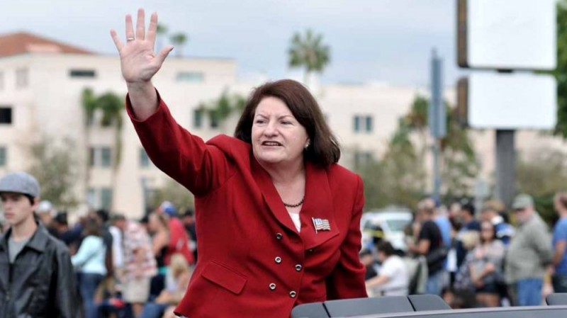 加州免费看病提案如写童话 挣10块钱 7块交税？