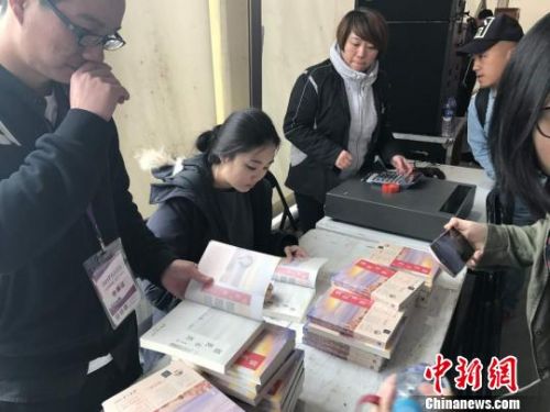 美国留学回国的女孩 为何很难嫁出去?(图)