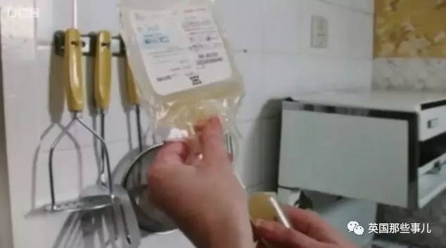 丧心病狂：把患艾滋病囚犯的血,注入上千孩子体内