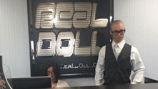 这款性爱机器人能说会走 这就算完美吗?(组图)