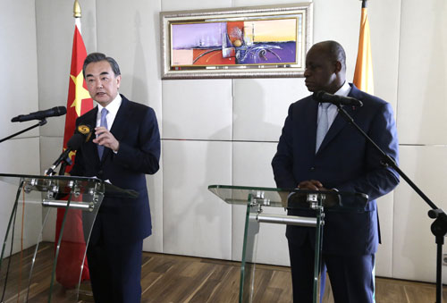 王毅再谈萨德:拔掉卡在中韩关系咽喉中的刺(图)