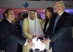 川普在沙特的这张照片 火遍了互联网(组图)