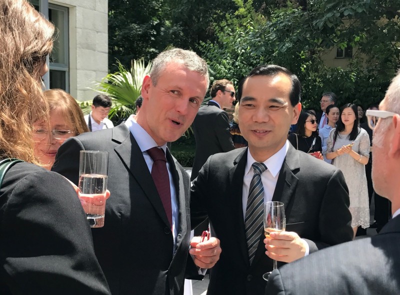 台媒:大陆保险大亨吴小晖传遭带走 引发高度关注