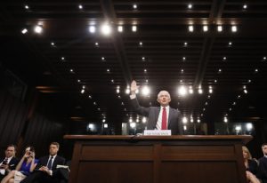 美司法部长喊冤 通俄指控是“惊天谎言”(图)